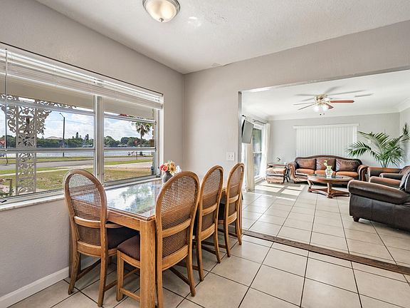 3rd image of 4121 Sunrise Dr S #A