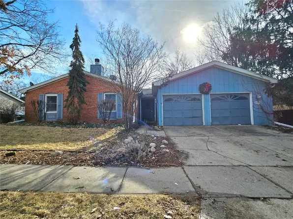 1205 Brookwood Dr, Iowa City, IA 52240