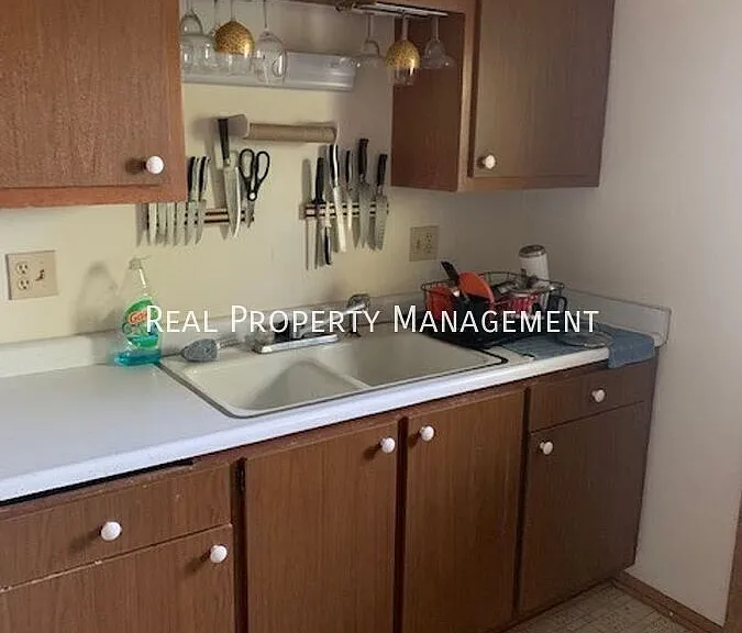 3746 S 35th St #3 — Photo 8