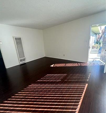 4th image of 839 E 87th Pl #10975030