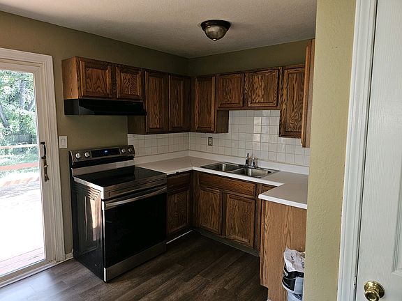 4th image of 3021 S Norwood Ave