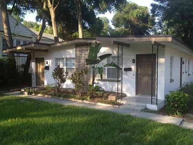 621 Bourne Pl — Photo 1