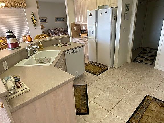 3rd image of 4514 SW 22nd Pl
