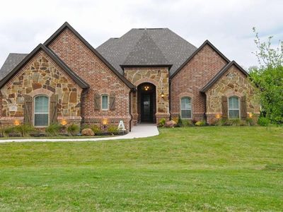 133 Champions Way, Azle, TX, 76020