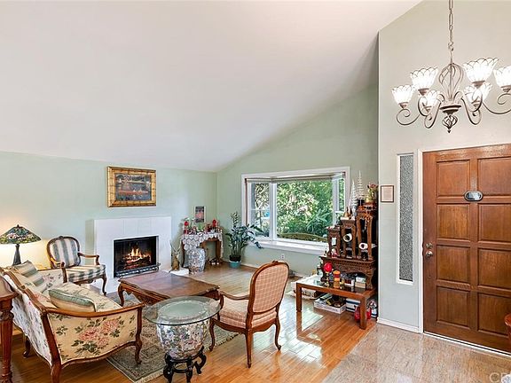 4th image of 10207 Canby Ave