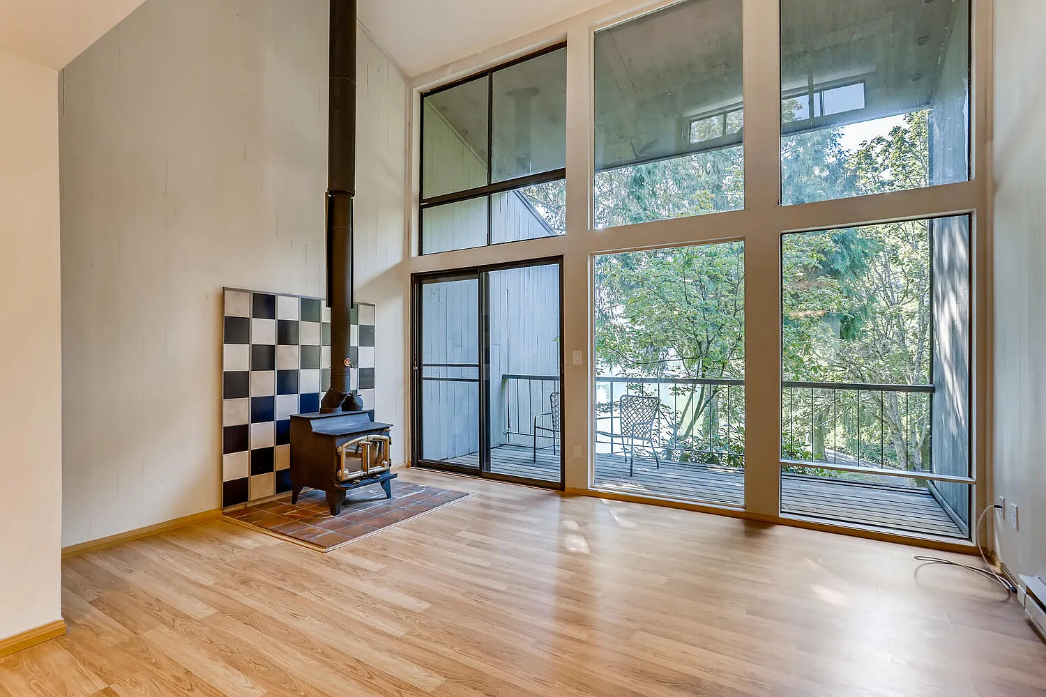 2 bed, 1048 sqft, $2,850 — Photo 2