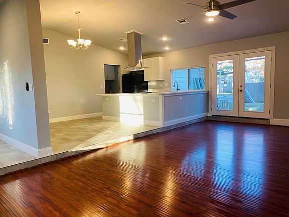 4th image of 2922 Green Meadow Dr