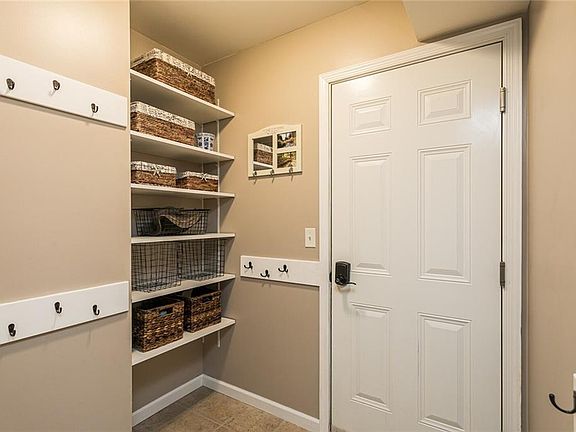 4th image of 5207 Overlook Ln
