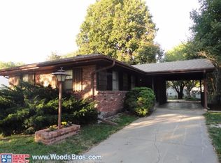 4268 Knox St, Lincoln, NE 68504