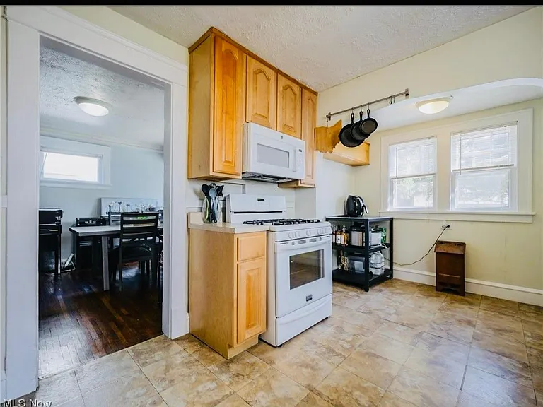 1347 Fry Ave — Photo 19