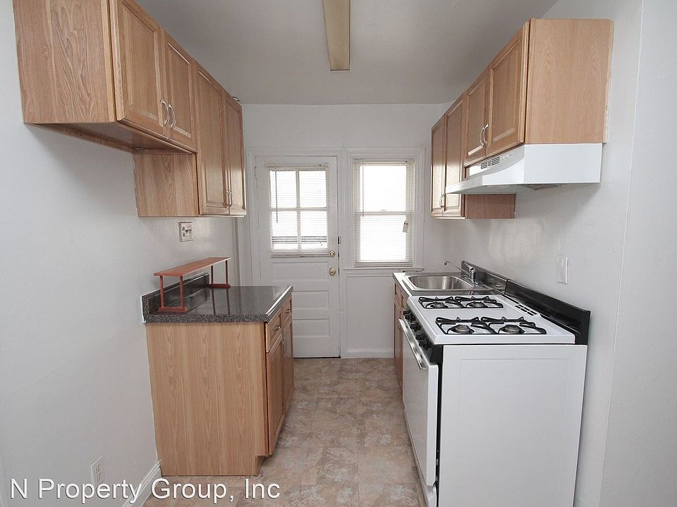1st image of 314 Woodlawn Ave APT A