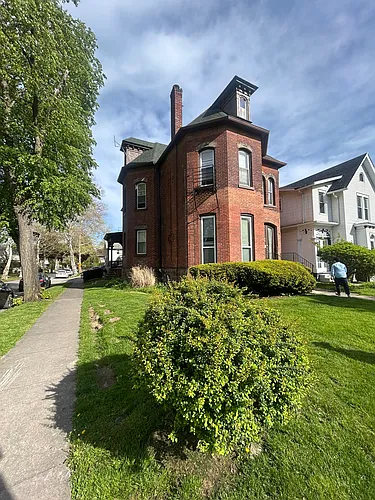 42 Rowley St #6 Photo 1