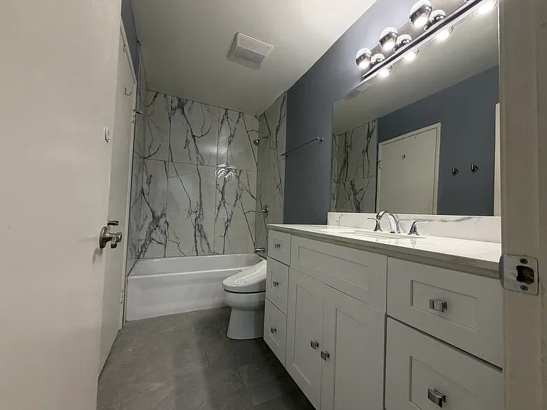 2nd Floor Bathroom