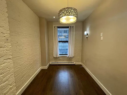 Rented by Compass | media 7