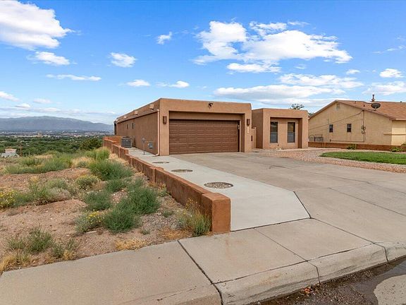 2nd image of 1100 Vista Grande Dr NW
