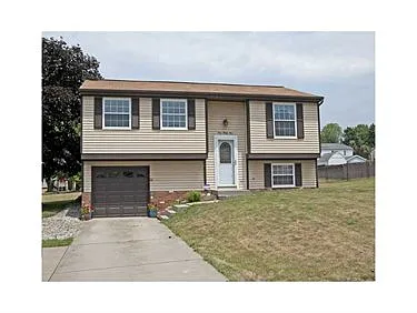 135 Celestial Dr photo 1