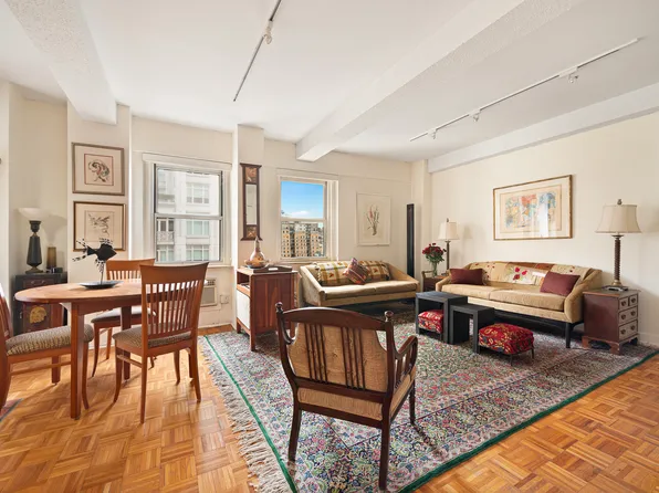 2166 Broadway image 1 of 7