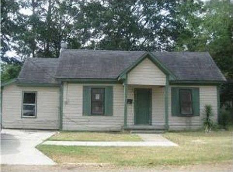 2nd image of 526 Louisiana St