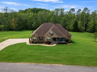 325 Ridgewood Dr, Henderson, TN 38340