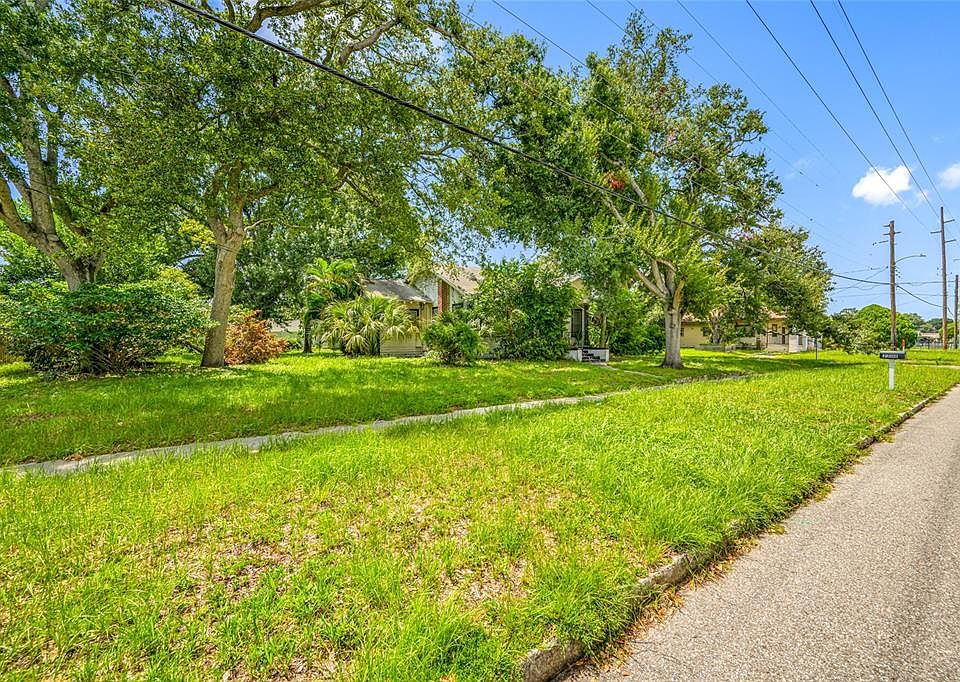 1st image of 2208 N LINCOLN AVENUE