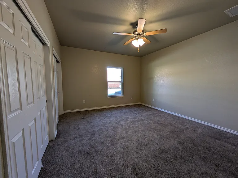 1070 E Cedar St #B — Photo 15
