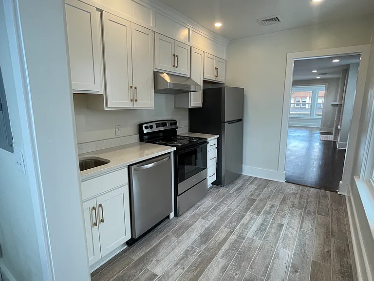 2321 Sherbrook St #2 — Photo 16