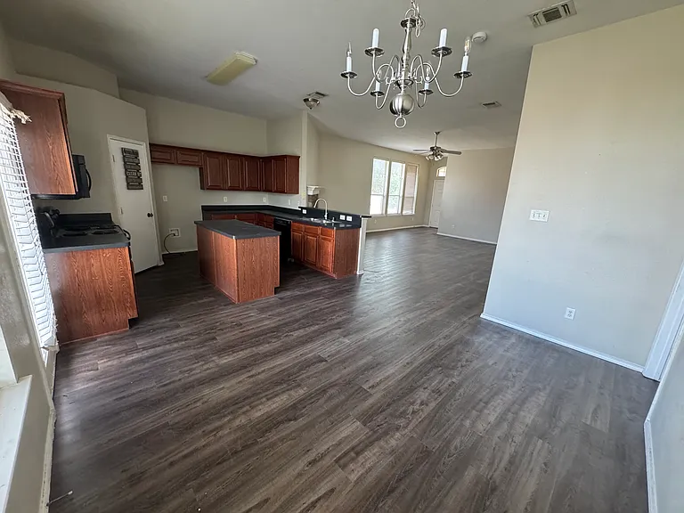 6911 Misty Meadow Ln — Photo 4