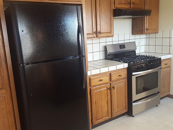 3rd image of 217 Hazelwood Dr