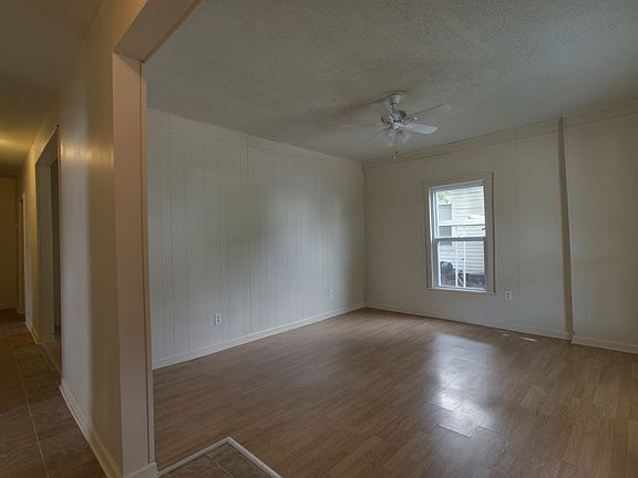 4th image of 1618 Dora St