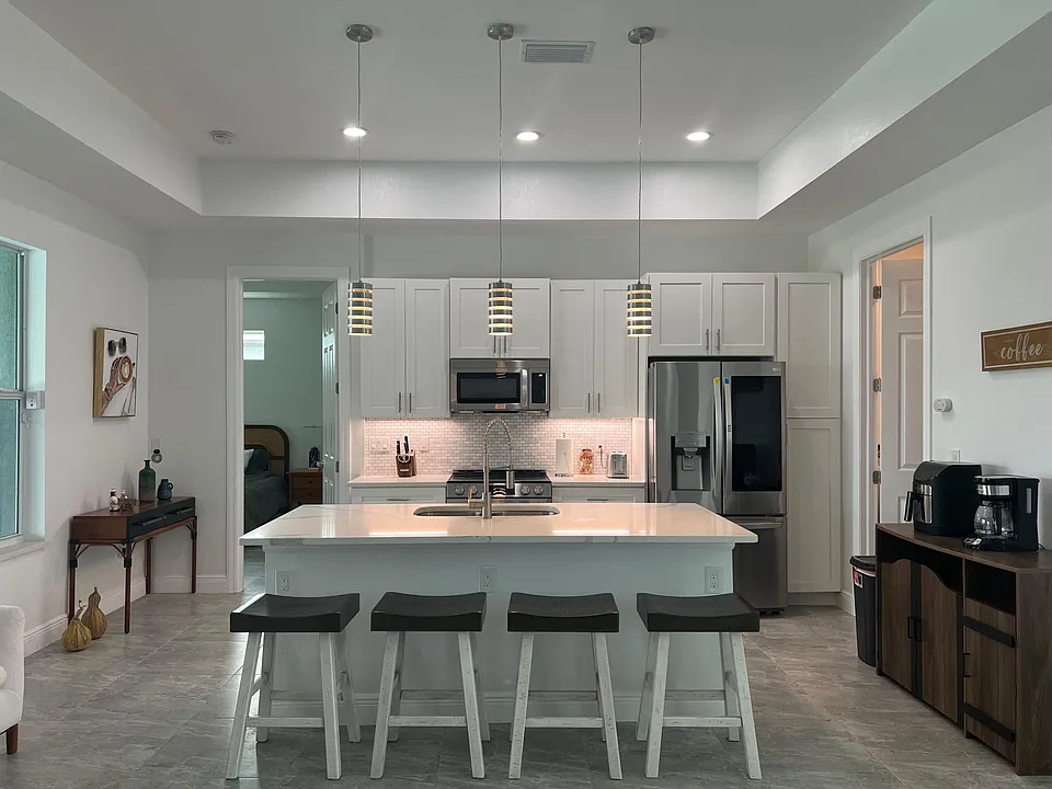 2525 SW 21st Ave