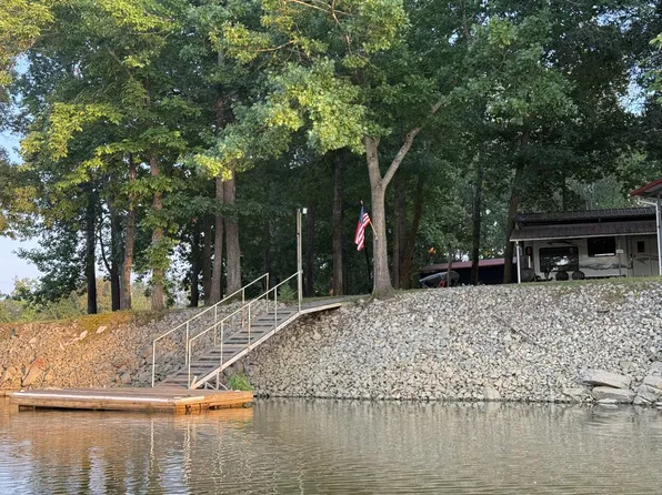 261 Lake View Dr, Bath Springs, TN 38311