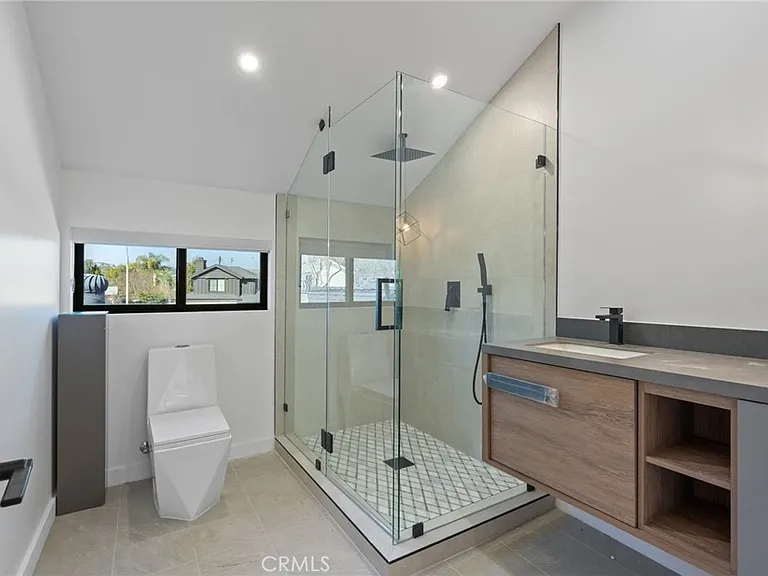 6108 Sadring Ave — Photo 53