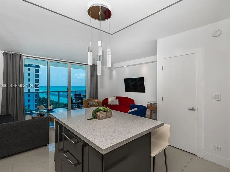 2301 Collins Ave #1111 — Photo 4