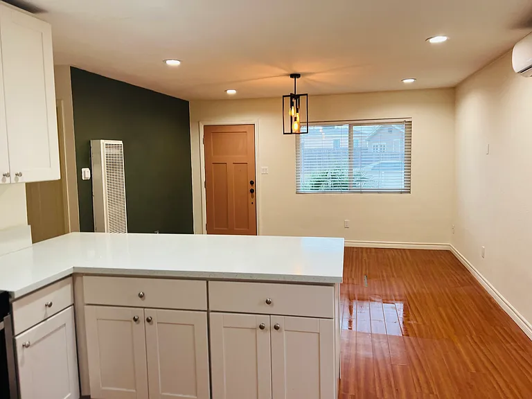 1674 Sycamore Dr — Photo 4