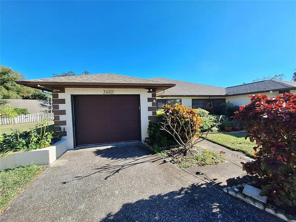 Building Photo - 3462 Maclaren Dr