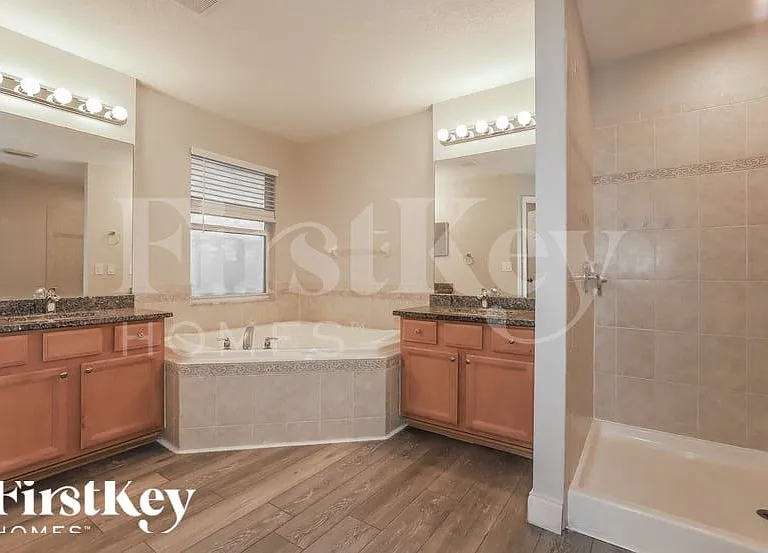 8109 Orange Spring Dr — Photo 8