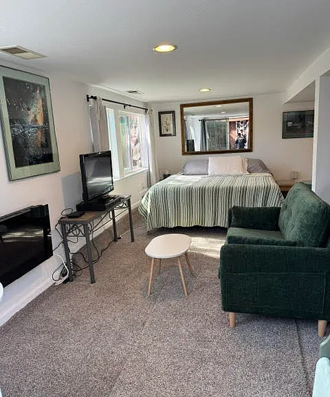 27 Graceland Dr #B — Photo 4