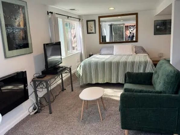 27 Graceland Dr #B, San Rafael, CA 94901