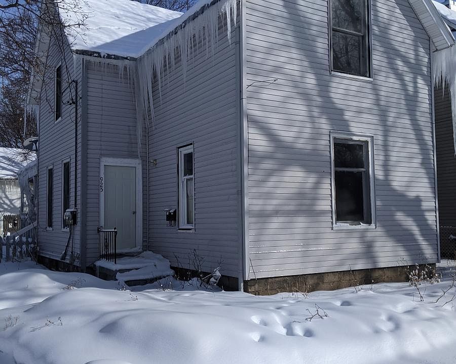 1st image of 925 Dayton St SW #2