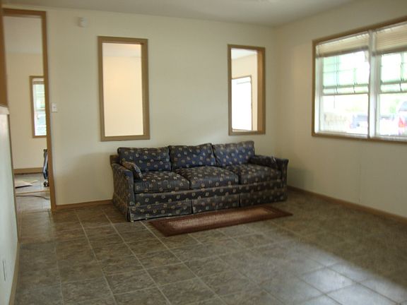 Light and open living rm