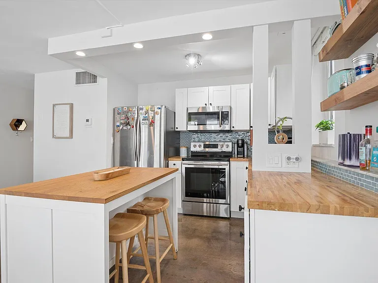 524 Orton Ave #201 — Photo 7