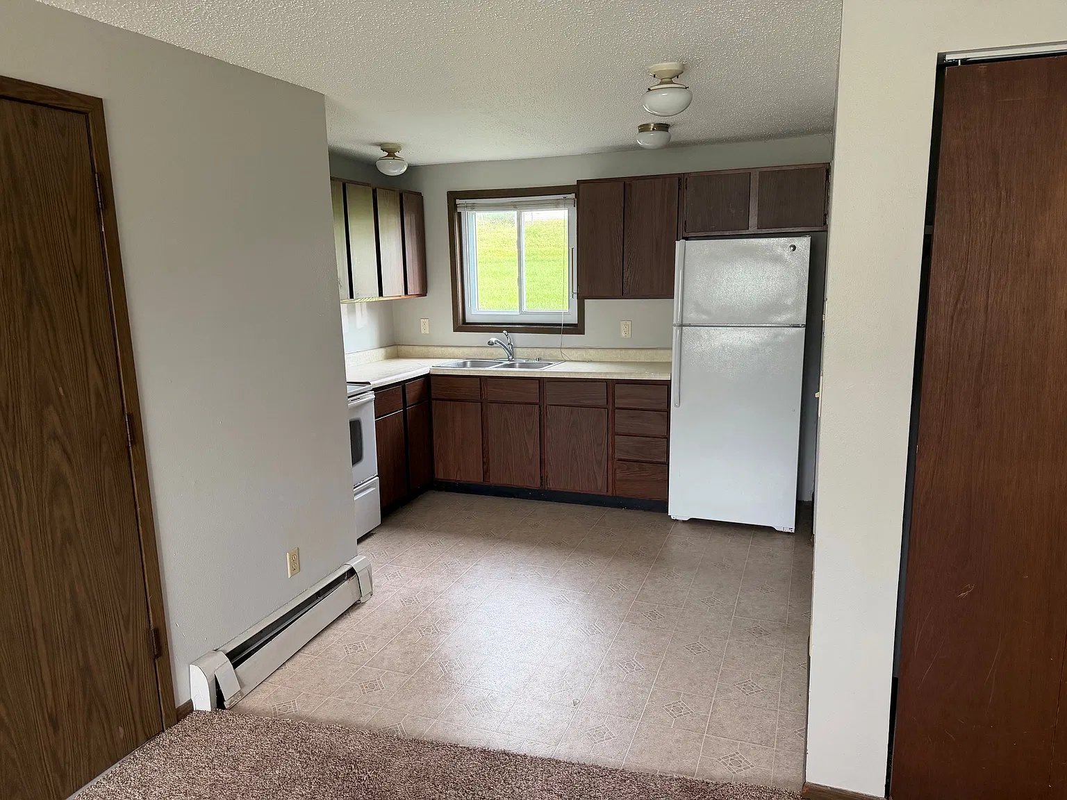2 bed, 713 sqft, $900 — Photo 3