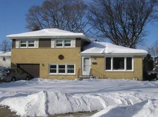 276 Scott St, Wheeling, IL 60090