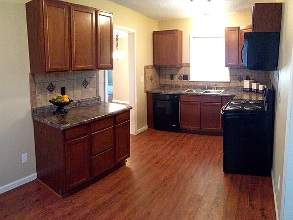 BRAND NEW KITCHEN!