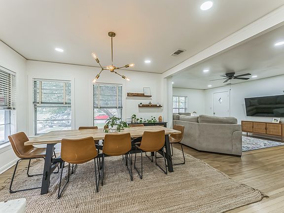 5th image of 2516 Honeysuckle Ave