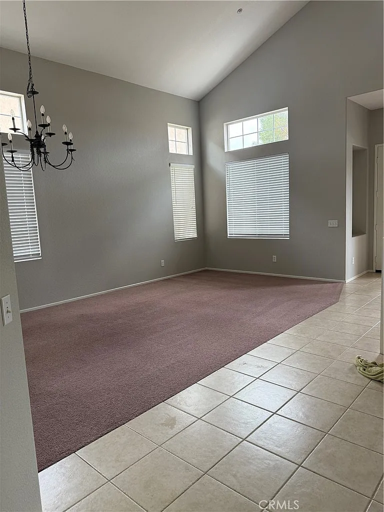 4 bed, 2.5 bath, 2562 sqft, $3,900 — Photo 3