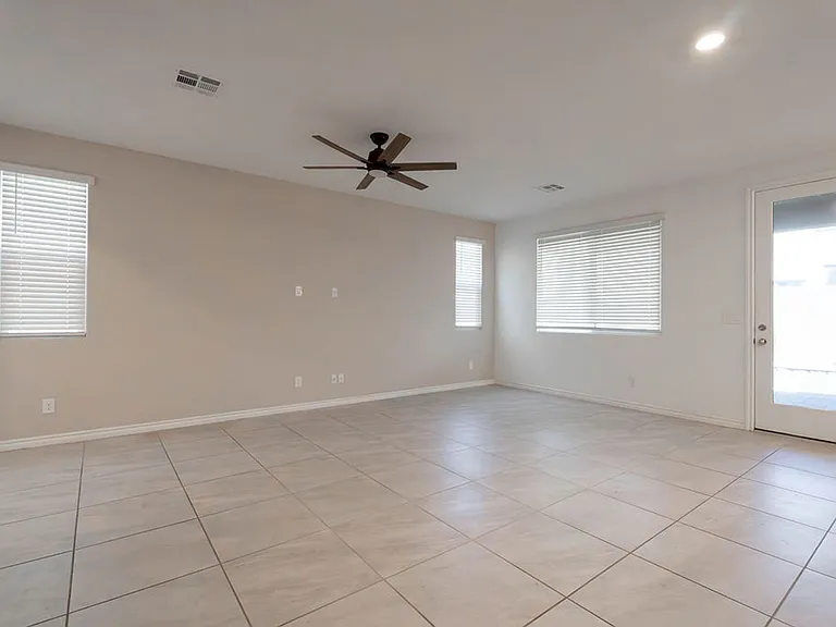 7126 Calvert Cliffs St — Photo 5