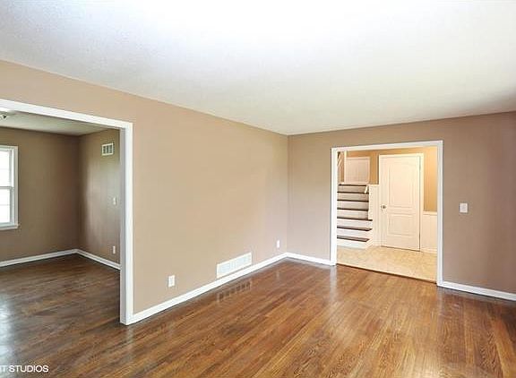 4th image of 9412 Goddard St
