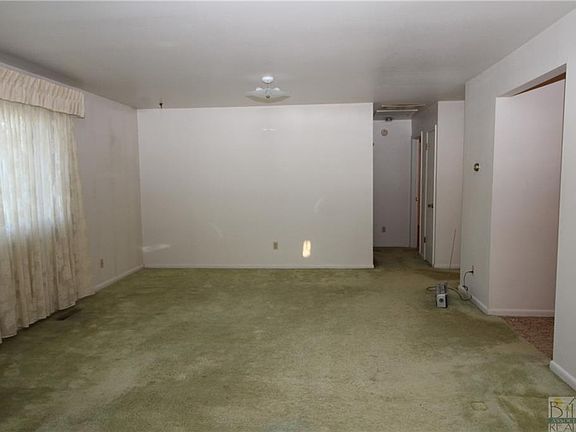 4th image of 838 W 1st St