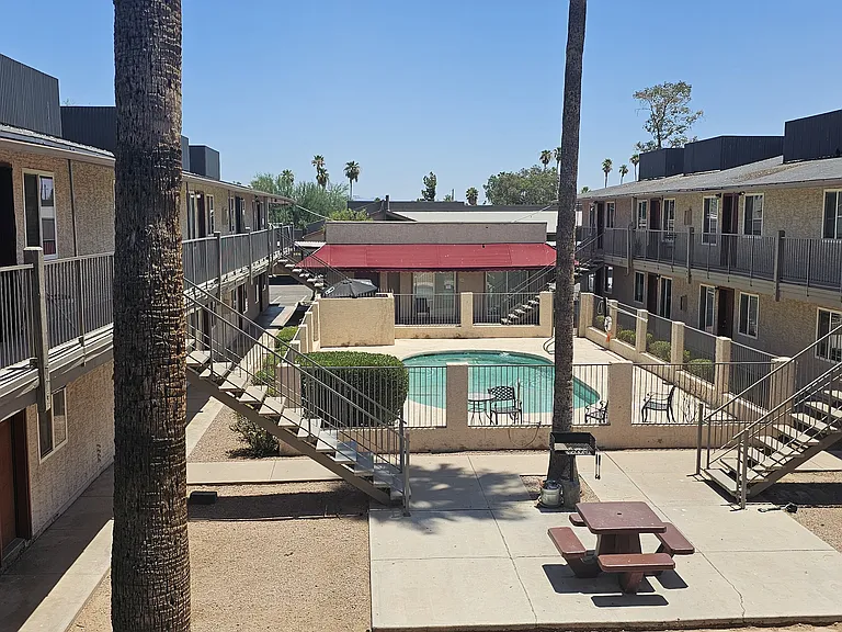 Hayden Terrace — Photo 16
